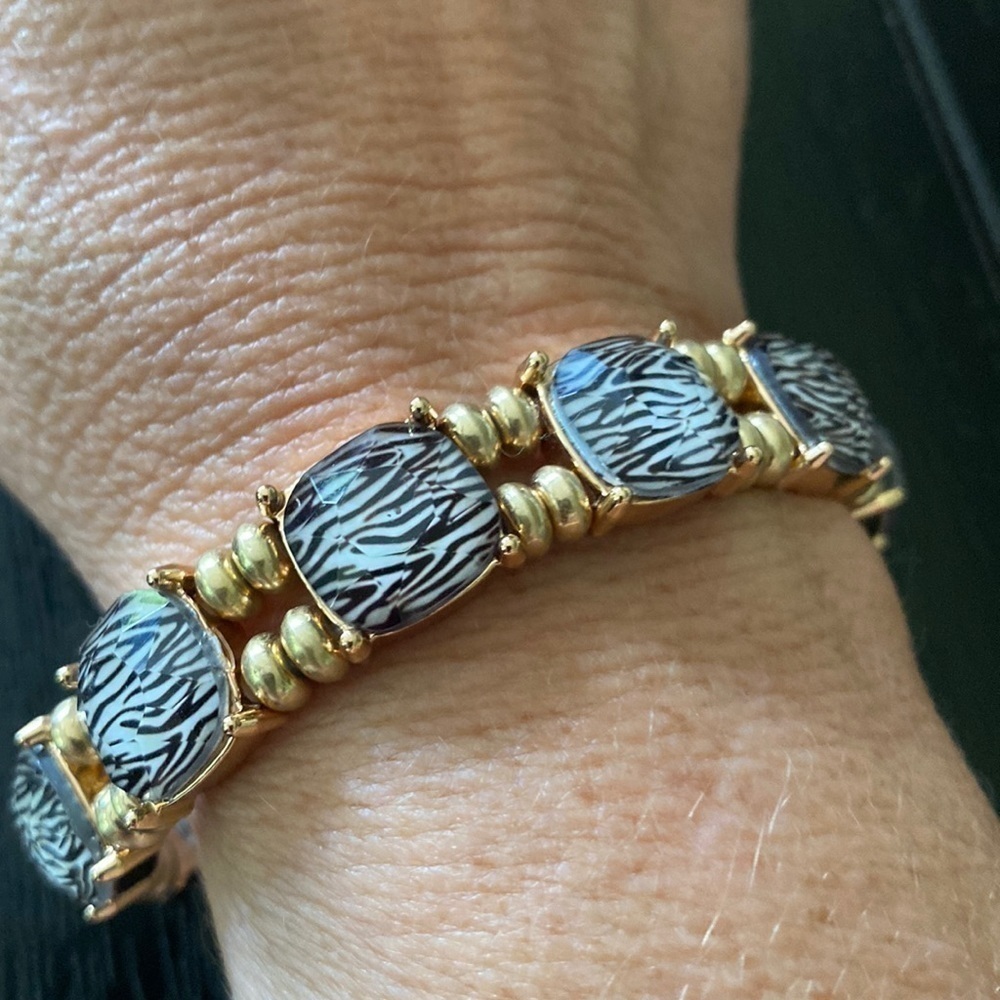 Zebra stripe stretch bracelet-NWT